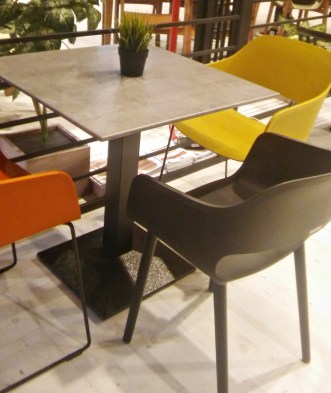 ton namestaj za ugostitelje stolice stolovi kafic sajam dizajn